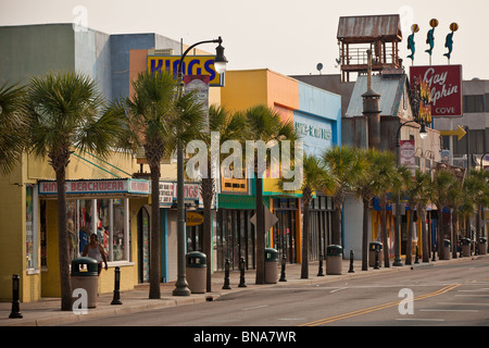 Ocean Blvd touristischen Streifen auf der Promenade entlang des Strandes in Myrtle Beach, SC Stockfoto