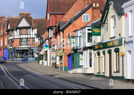 Lyndhurst Stadtzentrum High Street New Forest, Hampshire, England. Stockfoto