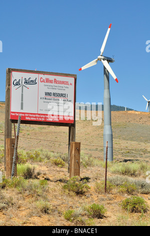 Wind-Maschinen auf den Tehachapi Pass, Mojave-Wüste, Sierra Nevada Mountains, Kalifornien Stockfoto