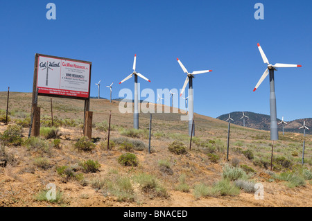 Wind-Maschinen auf den Tehachapi Pass, Mojave-Wüste, Sierra Nevada Mountains, Kalifornien Stockfoto