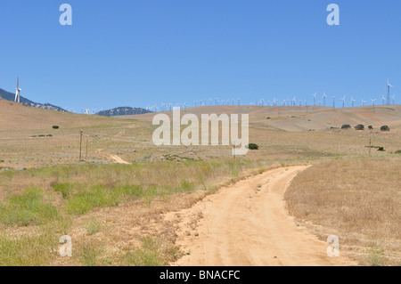 Wind-Maschinen auf den Tehachapi Pass, Mojave-Wüste, Sierra Nevada Mountains, Kalifornien Stockfoto