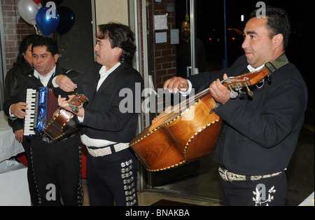 drei mexikanischen Musiker spielen auf einer politischen Veranstaltung in Forestville, Maryland Stockfoto