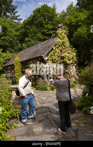 Großbritannien, Wales, Snowdonia, Capel Curig, Ty Hyll, hässliches Haus, erbaut über Nacht Anspruch freehold Stockfoto