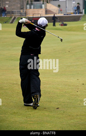 Rory McIlroy in Aktion während einer Übung auf dem St. Andrews Golfplatz vor dem British Open Turnier, UK Stockfoto