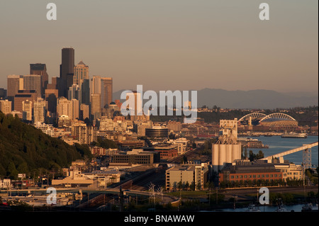 Retro-Bild der Skyline von Seattle aus Magnolia Bluff Seattle Washington State USA Stockfoto