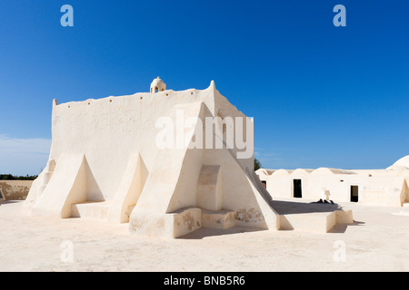 Hof in die Fadhloun-Moschee, Djerba, Tunesien Stockfoto