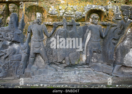 Yeh Pulu Relief ist ein alten Komplex von Felszeichnungen am Bedulu, in der Nähe von Ubud, Bali. Stockfoto