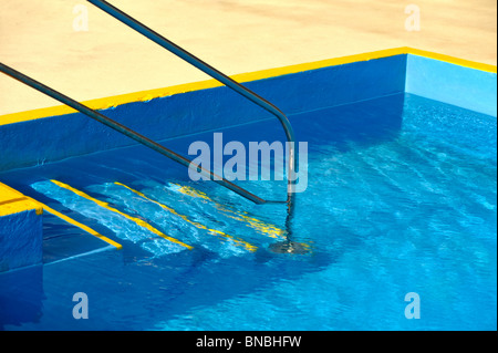 Schritte in ein Schwimmbad - detail Stockfoto