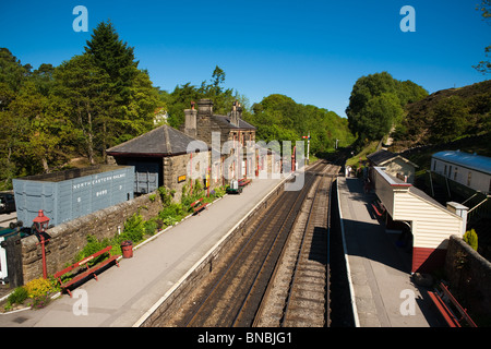 Goathland Station, die in der Harry-Potter-Film an einem warmen Sommertag auf der North York Moors vorgestellt. Stockfoto