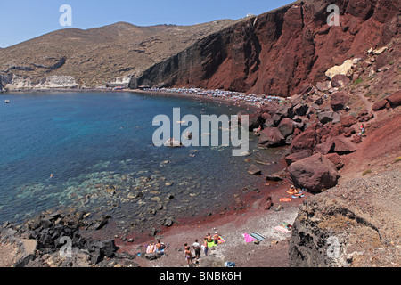 Red Beach in der Nähe von Akrotiri, Santorin, Cyclades, Ägäische Inseln, Griechenland Stockfoto