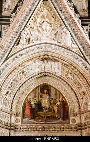 Jesus Christus Pantokrator - Detail von der Kathedrale Santa Maria del Fiore Mittelstandsportals - Westfassade Stockfoto