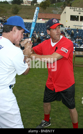 STEVE GARVEY JAMES DENTON STEVE GARVEY CELEBRITY SOFTBALL klassische MALIBU CA 10. Juli 2010 Stockfoto