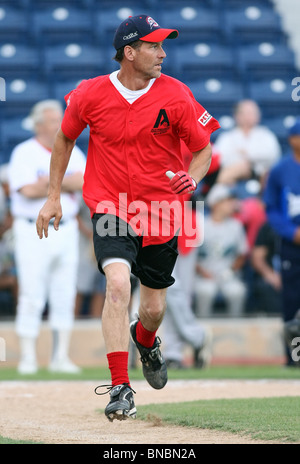 JAMES DENTON die STEVE GARVEY CELEBRITY SOFTBALL klassische MALIBU CA 10. Juli 2010 Stockfoto