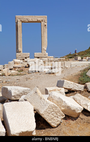 Tor der Apollotempel Portara, Naxos-Stadt, Insel Naxos, Cyclades Inseln der Ägäis, Griechenland Stockfoto