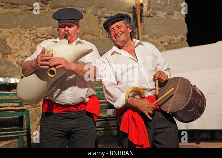 Leistung der traditionellen Musik, Naxos-Stadt, Insel Naxos, Cyclades, Ägäische Inseln, Griechenland Stockfoto