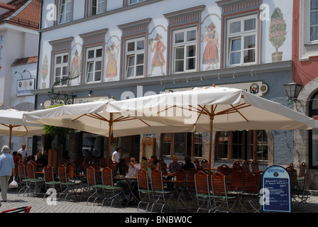 Strassencafé, Murnau bin Staffelsee, Garmisch-Partenkirchen, Oberbayern, Bayern, Deutschland Stockfoto