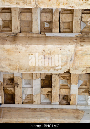 Decke-Kassen der Propyläen der Athener Akropolis nach Renovierung im Jahr 2010 fertig gestellt wurde. Stockfoto