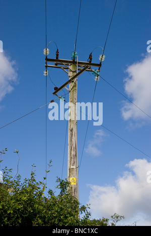 Pylon mit Stromkabel, England Stockfoto