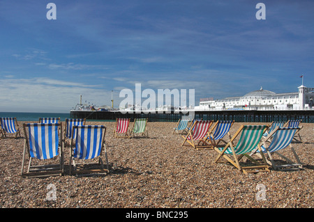 Brighton Beach und Pier, Brighton, East Sussex, England, Vereinigtes Königreich Stockfoto