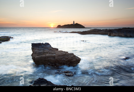 Sonnenuntergang am Godrevy Point nahe Gwithian in Cornwall, Großbritannien Stockfoto