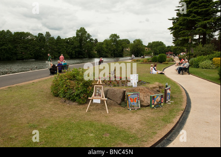 Die jährliche gut-Dressing auf dem River Gardens, Belper, Derbyshire Stockfoto