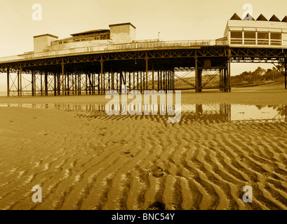 verfallene Colwyn bay Victoria Pier verfallene Ruine viktorianischen Colwyn Bay Wales Walisisch uk Großbritannien Erbe Geschichte am Meer Architektur Stockfoto