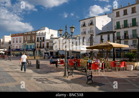 Cafe in der Plaza del Socorro in der kleinen Stadt Ronda, Andalusien, Spanien Stockfoto