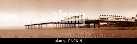 verfallene Colwyn bay Victoria Pier verfallene Ruine viktorianischen Colwyn Bay Wales Walisisch uk Großbritannien Erbe Geschichte am Meer Architektur Stockfoto