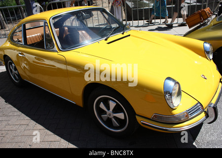 gelbe 1968 Porsche 912 Stockfoto