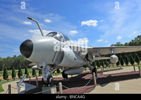 A-6E Intruder, Navy Angriff Jet Grumman Memorial Park Calverton Long Island NY Stockfoto