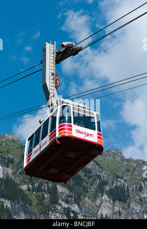 Seilbahn-Transport von Wengen nach männlichen in Schweizer Alpen Stockfoto