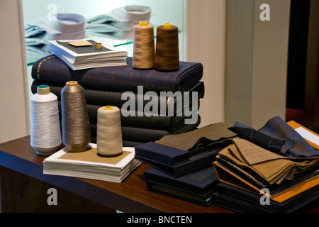 Hat die strukturierte Tartan Plaid und Spulen Stockfoto