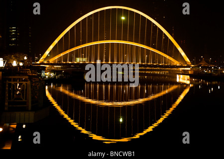 Stahlbrücke Nachtszene in Tianjin China Stockfoto