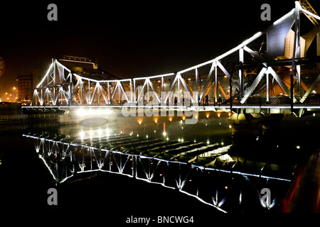 Stahlbrücke Nachtszene in Tianjin China Stockfoto