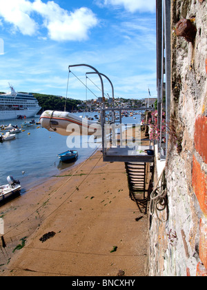 Schritte und Bootsanlegestelle für Fluss Seite Haus, Fowey, Cornwall. Stockfoto