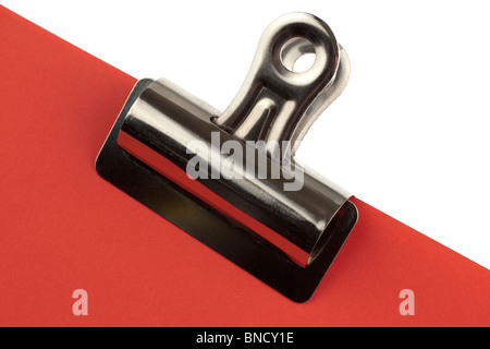 Bulldog Clip befestigt, rote Karte Stockfoto