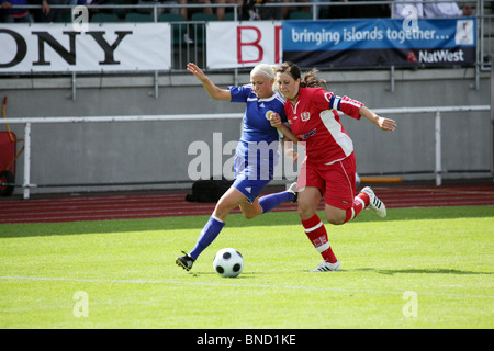 Frauen Fußball Finale NatWest Island Games 2009 Åland 2-0 Gotland in Wiklöf Holding Arena Mariehamn, 4. Juli 2009 Stockfoto