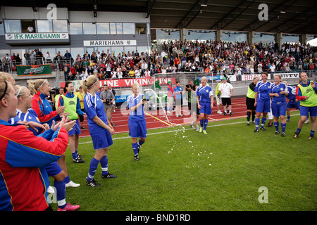 Aland feiern Schlusspfiff Frauen Fußball Finale NatWest Island Games 2009 Åland Gotland 2-0, 4. Juli 2009 Stockfoto