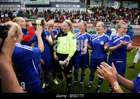 Aland feiern Schlusspfiff Frauen Fußball Finale NatWest Island Games 2009 Åland Gotland 2-0, 4. Juli 2009 Stockfoto