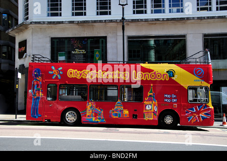 City Sightseeing Cabrio Bus, Haymarket, West End, The City of Westminster, Greater London, England, Vereinigtes Königreich Stockfoto