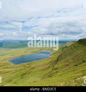 Lüfter Brycheiniog und Llyn Y Fan Fawr Reservoir, Black Mountain, Brecon Beacons Nationalpark, Wales Stockfoto