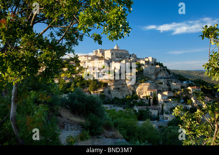 Hügel Dorf von Gordes, Luberon, Provence Frankreich Stockfoto