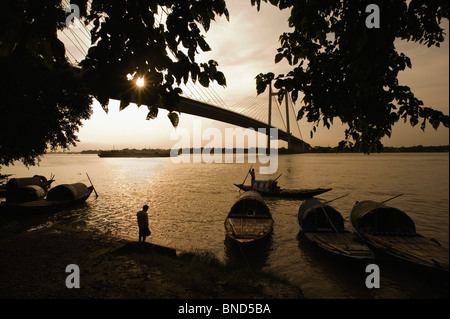 Brücke über einen Fluss, Vidyasagar Setu, Hooghly River, Kolkata, Westbengalen, Indien Stockfoto