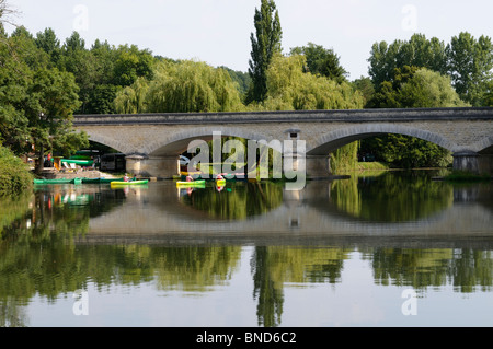 Stock Foto der Brücke bei Aubeterre Sur Dronne. Stockfoto