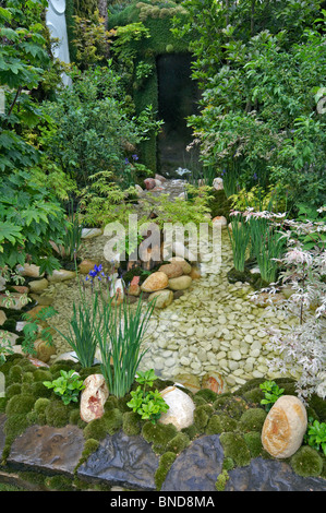 Eine wunderbare grüne ruhige Dachterrasse Platz in einem städtischen Garten im japanischen Stil erstellt Stockfoto