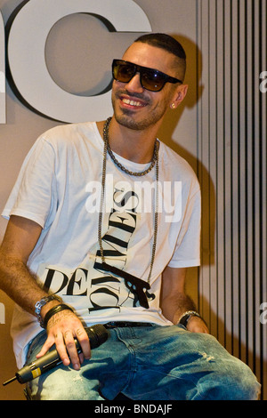 Italienischen Rapper Marracash, FNAC Mailand (13.07.2010) Stockfoto