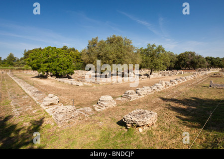 Ruinen des Leonidaion im antiken Olympia. Blick von Südosten. Stockfoto