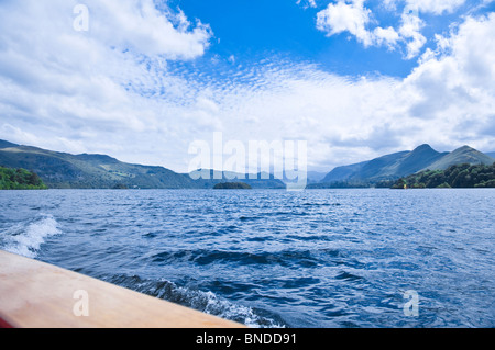 Bootsfahrt - eine Ansicht von einem Start am Derwent Water, Nr Keswick, The Lake District, Cumbria, UK Stockfoto