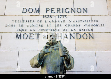 Dom Perignon Statue, Épernay, Champagne Region, Frankreich Stockfoto