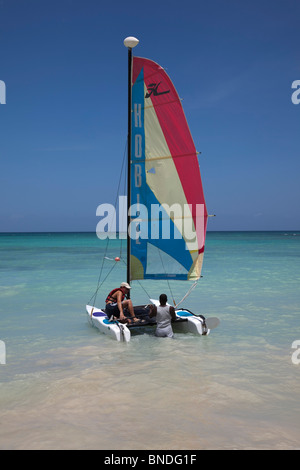 ein kleiner Katamaran Tourist und Ausbilder. Stockfoto